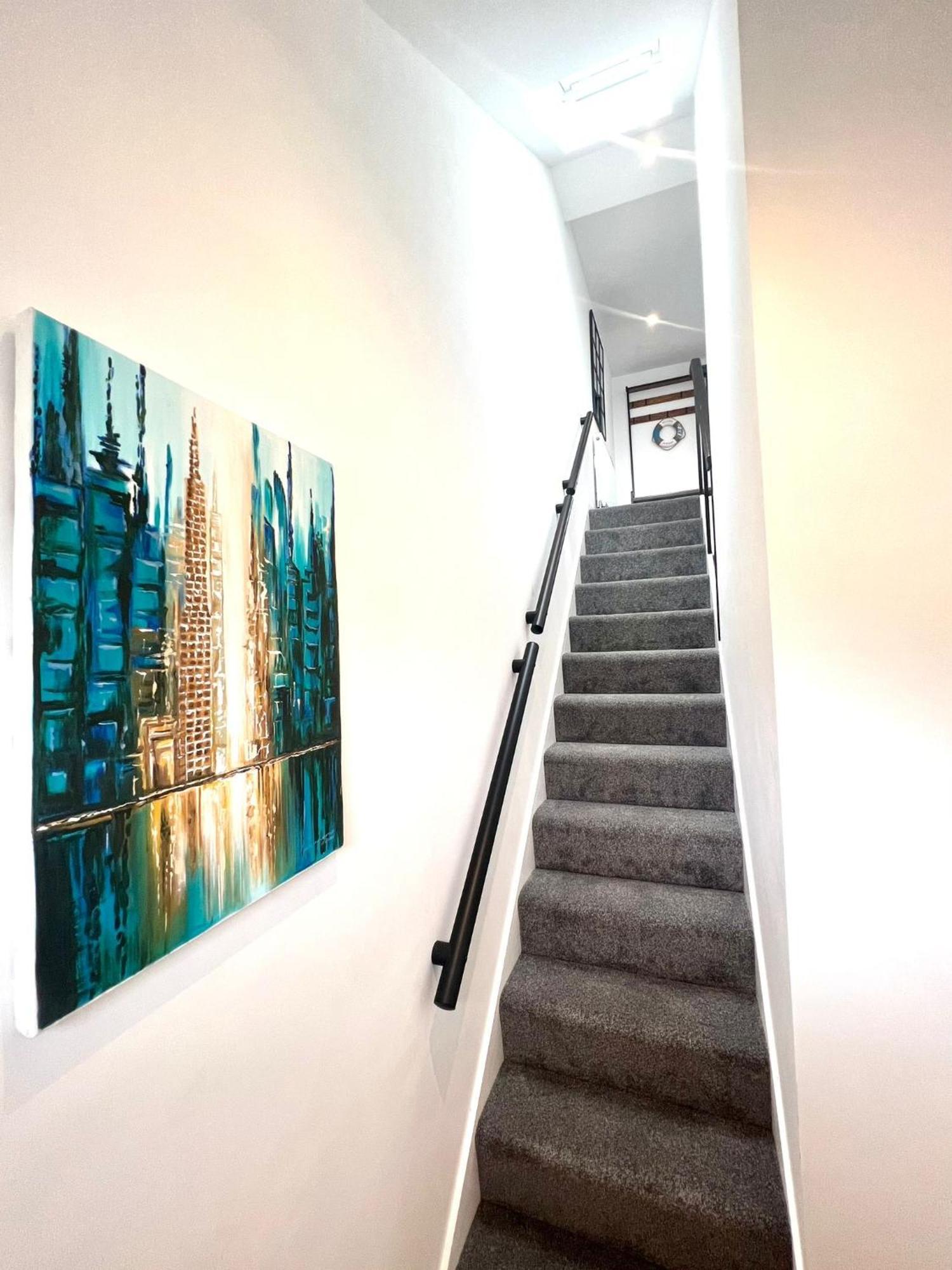 Seascape - Stylish Modern Apartment 滨海巴顿 外观 照片